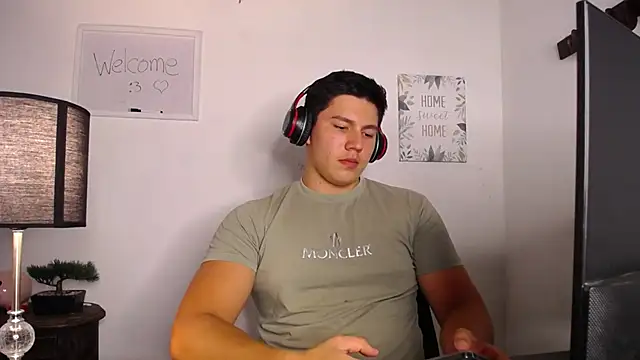 Snapshot of JamesCr_ chatting on October 8, 2025, 2:42 am JamesCr online show from October 8, 2025, 2:42 am