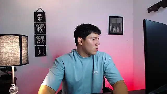 Snapshot of JamesCr_ chatting on October 21, 2025, 2:12 am JamesCr online show from October 21, 2025, 2:12 am