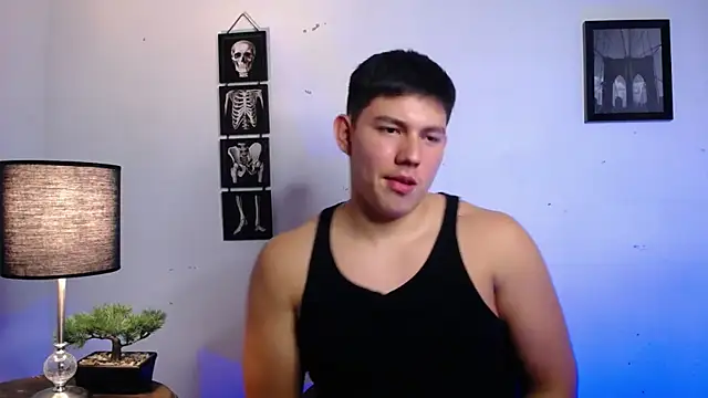 Snapshot of JamesCr_ chatting on November 7, 2025, 2:55 am JamesCr online show from November 7, 2025, 2:55 am