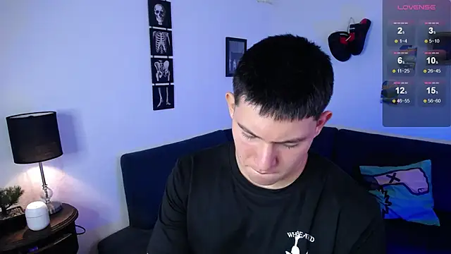 JamesCr  online show from April 23, 2026, 2:19 pm