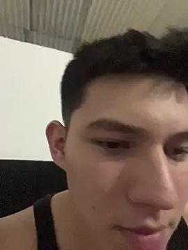 Snapshot of JamesCr_ chatting on June 12, 2026, 12:20 am JamesCr online show from June 12, 2026, 12:20 am