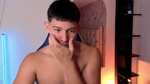 JamesCr  online show from July 28, 2026, 12:48 pm
