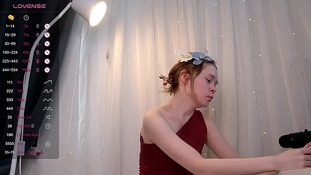 Snapshot of Kellybbface chatting on June 8, 2026, 4:24 am Kellybbface online show from June 8, 2026, 4:24 am