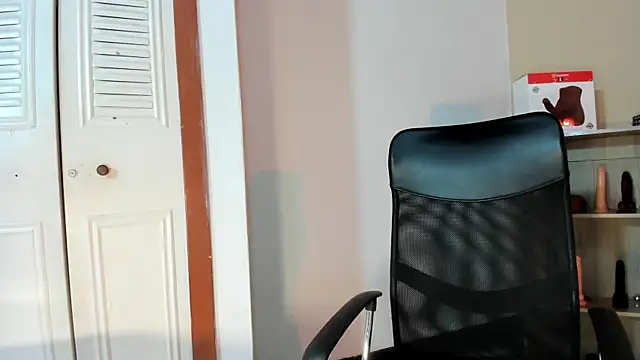 Snapshot of Violetta_0 chatting on September 12, 2025, 1:44 pm Violetta 0 online show from September 12, 2025, 1:44 pm