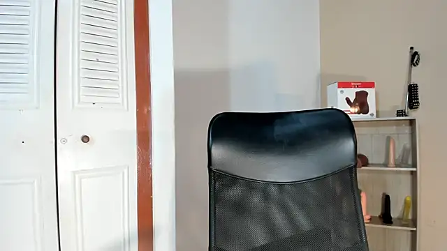 Snapshot of Violetta_0 chatting on September 30, 2025, 1:05 pm Violetta 0 online show from September 30, 2025, 1:05 pm