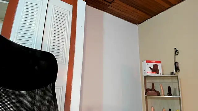 Snapshot of Violetta_0 chatting on October 24, 2025, 1:07 pm Violetta 0 online show from October 24, 2025, 1:07 pm