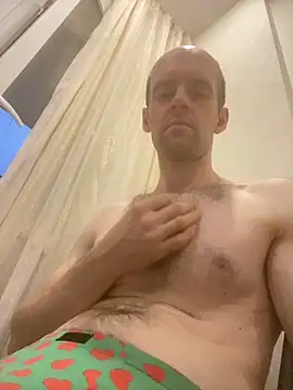 LynnAhNight online show from September 9, 2025, 2:55 am