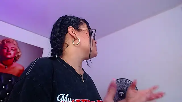 Snapshot of Taliana36 chatting on February 12, 2025, 1:16 pm Taliana36 online show from February 12, 2025, 1:16 pm