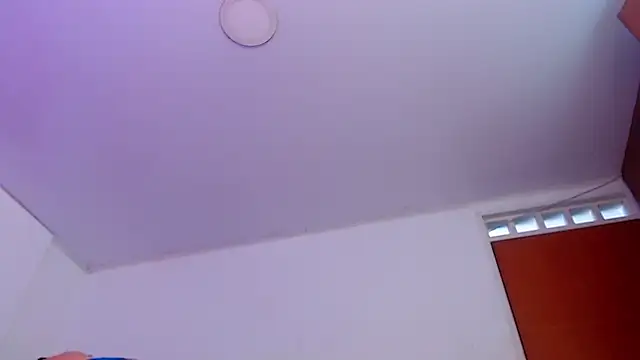 Snapshot of Taliana36 chatting on February 13, 2025, 4:39 pm Taliana36 online show from February 13, 2025, 4:39 pm