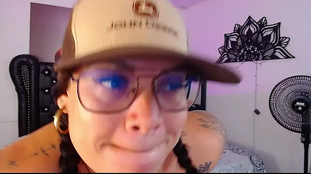 Snapshot of Taliana36 chatting on October 30, 2025, 12:39 pm Taliana36 online show from October 30, 2025, 12:39 pm