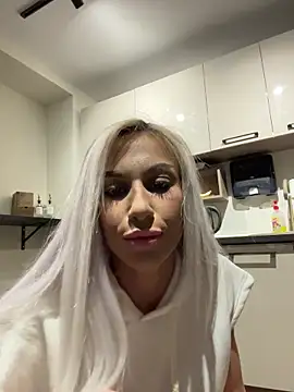 Snapshot of KarlaBart chatting on October 7, 2025, 8:17 pm KarlaBart online show from October 7, 2025, 8:17 pm