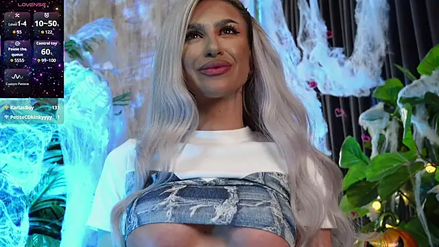 Snapshot of KarlaBart chatting on October 21, 2025, 8:09 pm KarlaBart online show from October 21, 2025, 8:09 pm