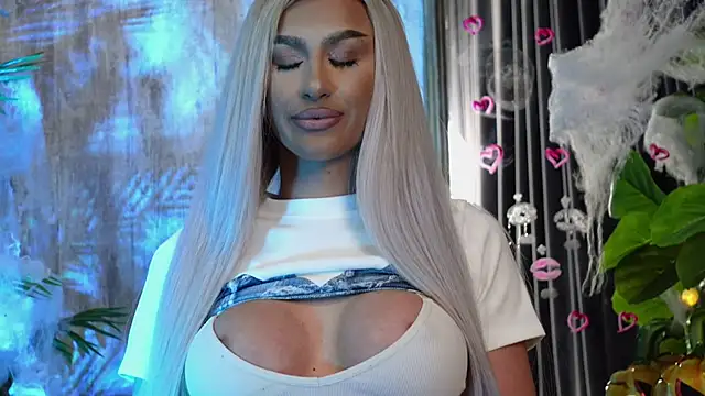 Snapshot of KarlaBart chatting on October 27, 2025, 8:13 pm KarlaBart online show from October 27, 2025, 8:13 pm