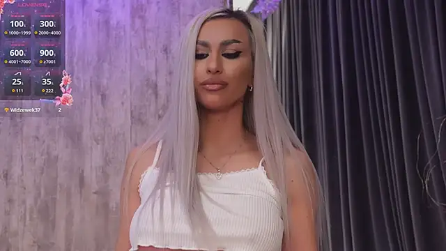 Snapshot of KarlaBart chatting on February 9, 2026, 8:35 pm KarlaBart online show from February 9, 2026, 8:35 pm