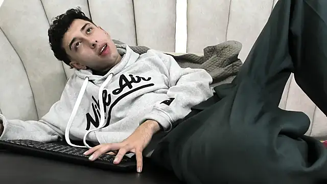 erickblaze wm online show from February 18, 2025, 1:11 pm