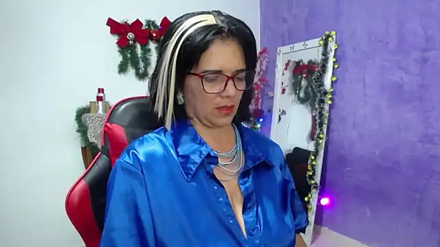 sarasmith3 online show from December 19, 2025, 1:01 am