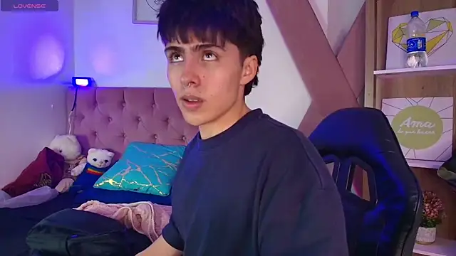 Snapshot of PepperTwink chatting on October 2, 2025, 4:58 pm PepperTwink online show from October 2, 2025, 4:58 pm