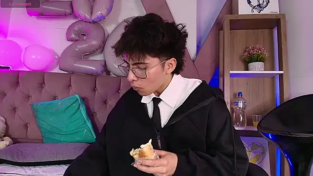 PepperTwink online show from January 16, 2026, 4:33 pm