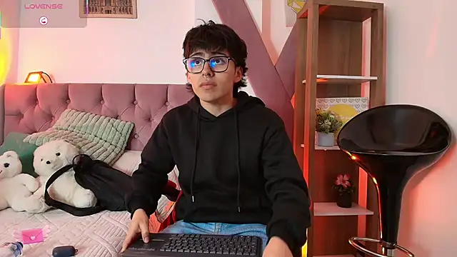 PepperTwink online show from February 15, 2026, 1:09 pm