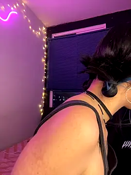 Snapshot of mavimist__ chatting on October 25, 2025, 1:02 am mavimist online show from October 25, 2025, 1:02 am