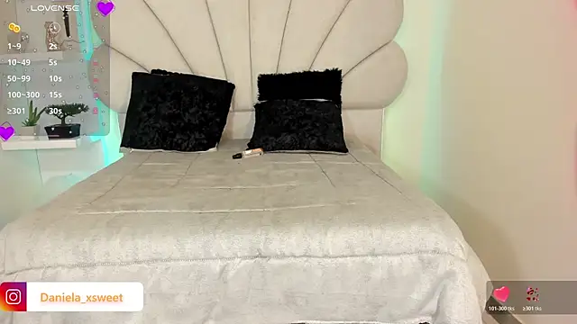 Snapshot of Danielaangelina chatting on October 19, 2025, 6:14 am Danielaangelina online show from October 19, 2025, 6:14 am