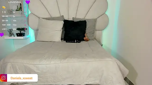 Danielaangelina online show from February 7, 2026, 5:44 am