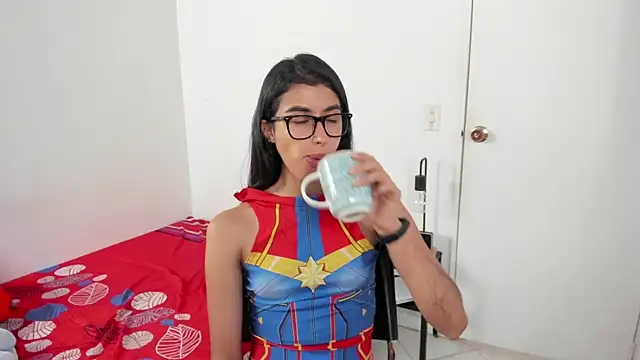 Snapshot of Mazikeen__18 chatting on May 28, 2026, 1:08 pm Mazikeen 18 online show from May 28, 2026, 1:08 pm