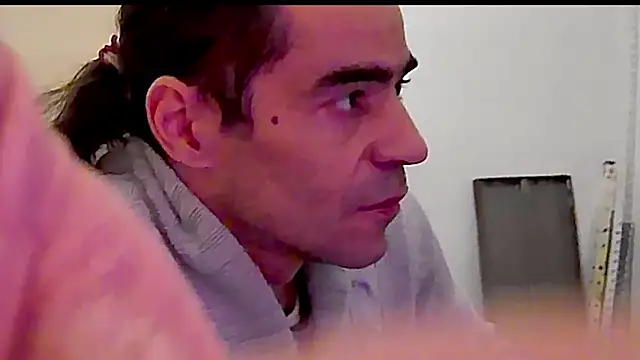 ReyDeBotones online show from March 8, 2026, 9:40 pm