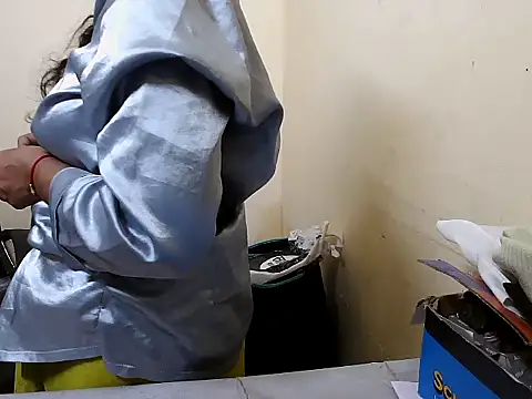 Rubi-Ji online show from September 22, 2025, 2:41 pm