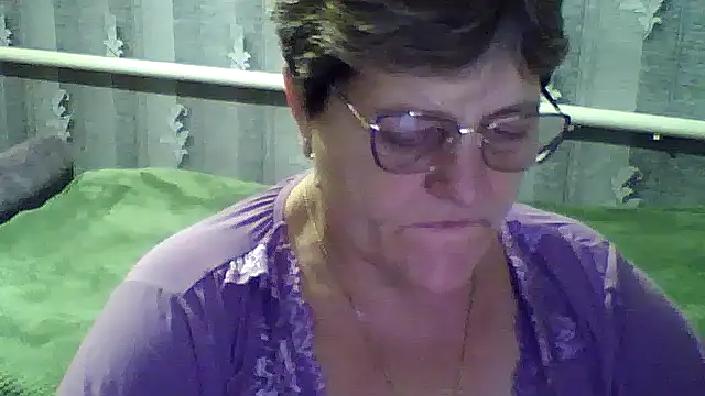 Snapshot of ElzaJewel chatting on October 10, 2025, 1:32 pm ElzaJewel online show from October 10, 2025, 1:32 pm