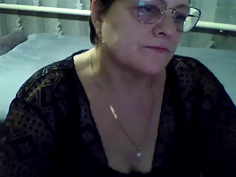 Snapshot of ElzaJewel chatting on November 28, 2025, 8:33 pm ElzaJewel online show from November 28, 2025, 8:33 pm