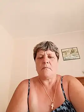 Snapshot of ElzaJewel chatting on June 26, 2026, 9:03 am ElzaJewel online show from June 26, 2026, 9:03 am
