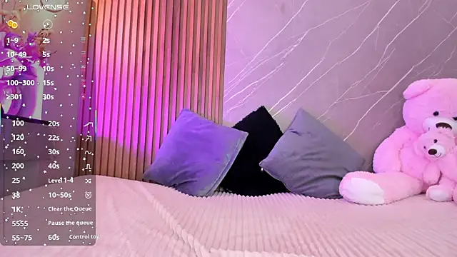 ariana jhonson1 online show from October 22, 2025, 12:38 pm