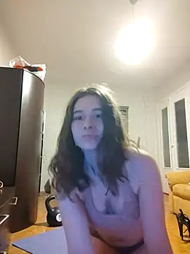 girliemilk online show from March 13, 2025, 1:54 am