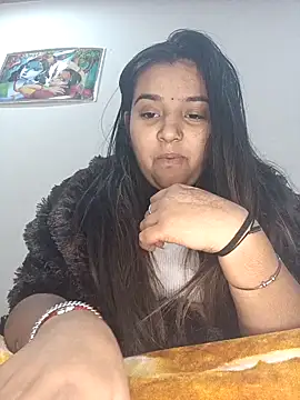 Snapshot of RAYI_01 chatting on February 8, 2025, 5:08 pm RAYI 01 online show from February 8, 2025, 5:08 pm