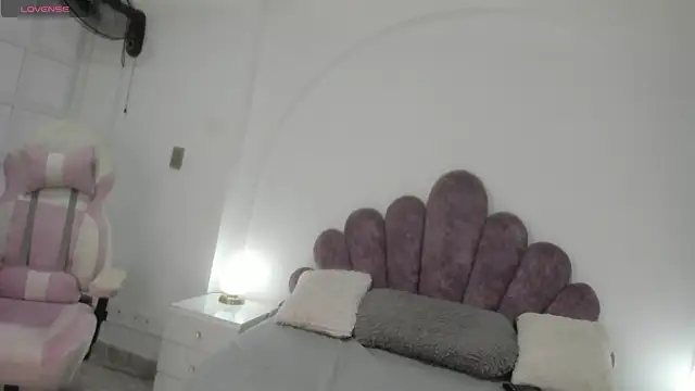 Snapshot of Your_Lady_Milf chatting on February 4, 2025, 6:49 pm Your Lady Milf online show from February 4, 2025, 6:49 pm