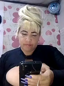 Snapshot of BonniAdams chatting on September 24, 2025, 10:57 pm BonniAdams online show from September 24, 2025, 10:57 pm