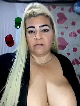 Snapshot of BonniAdams chatting on October 30, 2025, 9:00 am BonniAdams online show from October 30, 2025, 9:00 am