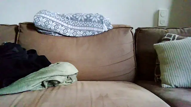 pietjepuk1310 online show from February 18, 2025, 2:16 pm