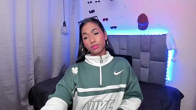 Snapshot of Alissemasiel chatting on January 9, 2026, 4:37 am Alissemasiel online show from January 9, 2026, 4:37 am