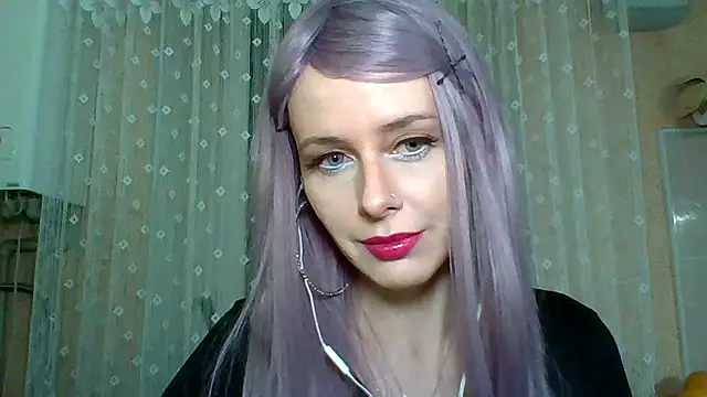 Snapshot of LuminousLady chatting on February 11, 2025, 8:10 pm LuminousLady online show from February 11, 2025, 8:10 pm