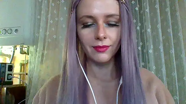 Snapshot of LuminousLady chatting on February 13, 2025, 9:49 pm LuminousLady online show from February 13, 2025, 9:49 pm