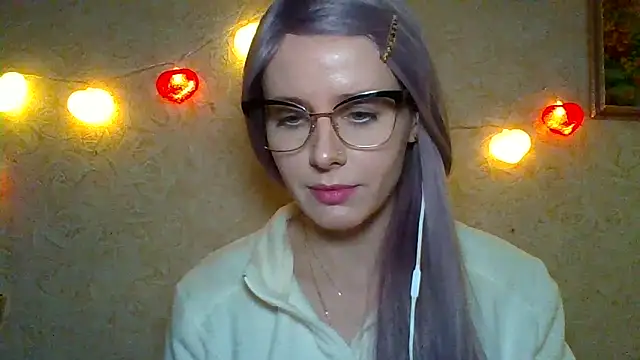 Snapshot of LuminousLady chatting on February 14, 2025, 4:26 am LuminousLady online show from February 14, 2025, 4:26 am