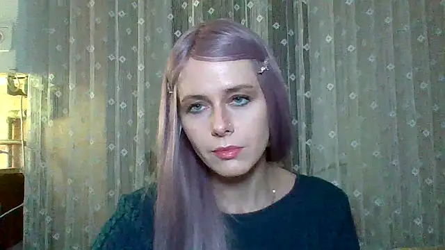 Snapshot of LuminousLady chatting on February 28, 2025, 9:44 pm LuminousLady online show from February 28, 2025, 9:44 pm