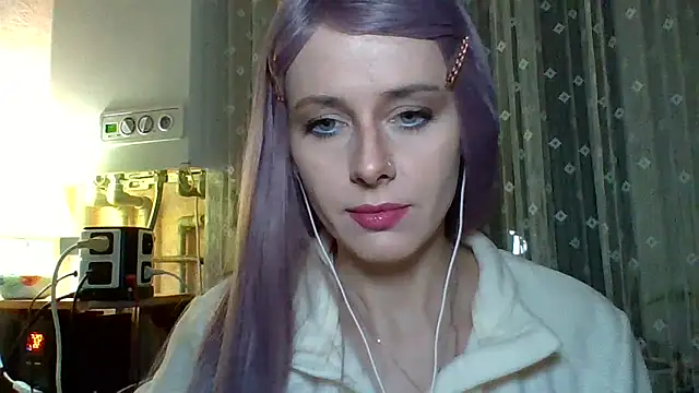 Snapshot of LuminousLady chatting on March 3, 2025, 5:39 pm LuminousLady online show from March 3, 2025, 5:39 pm