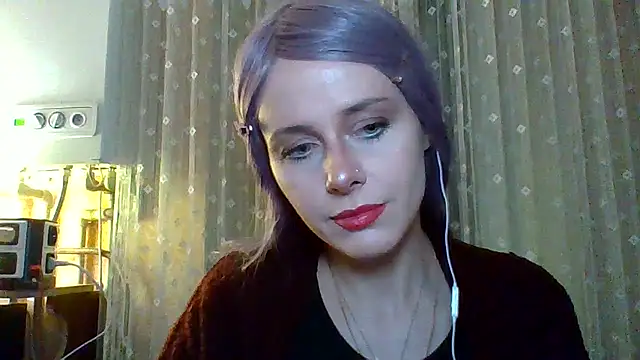 Snapshot of LuminousLady chatting on March 4, 2025, 6:18 pm LuminousLady online show from March 4, 2025, 6:18 pm