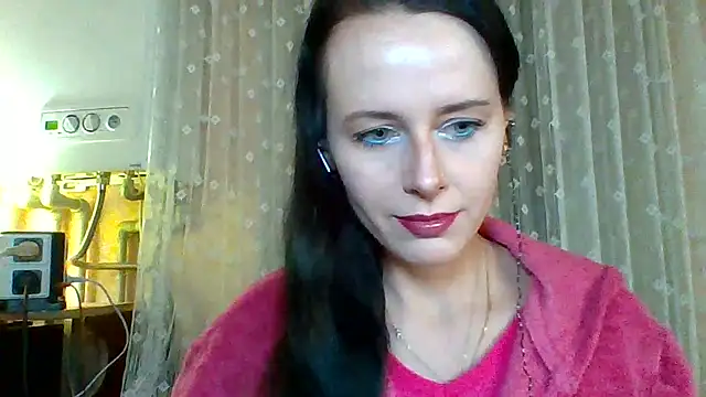 Snapshot of LuminousLady chatting on March 17, 2025, 6:11 pm LuminousLady online show from March 17, 2025, 6:11 pm