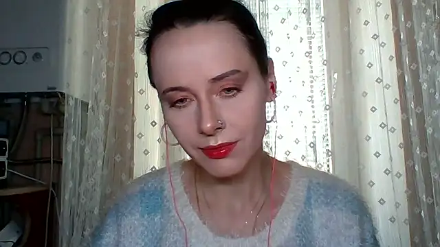 Snapshot of LuminousLady chatting on September 18, 2025, 6:15 am LuminousLady online show from September 18, 2025, 6:15 am