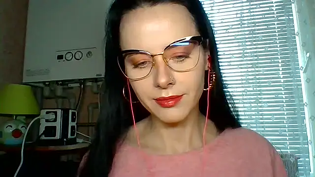 LuminousLady online show from September 26, 2025, 7:23 am