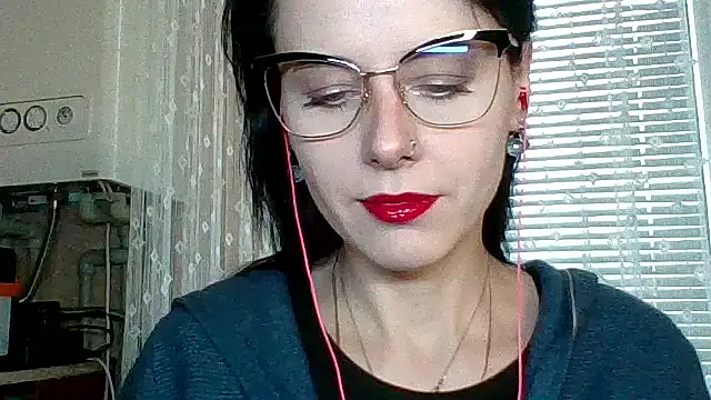 Snapshot of LuminousLady chatting on November 5, 2025, 10:48 am LuminousLady online show from November 5, 2025, 10:48 am